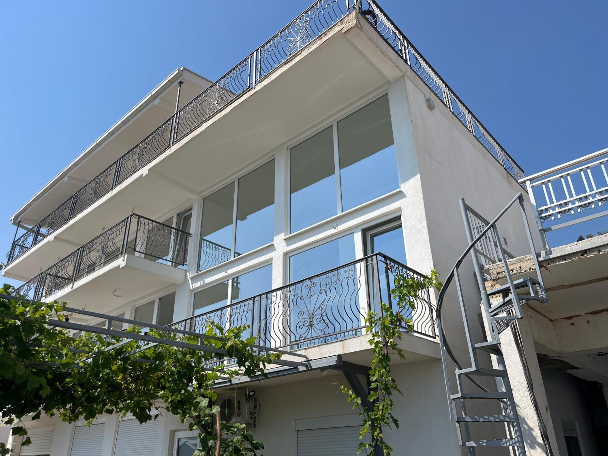 Apartment Light House Dobra Voda Esterno foto