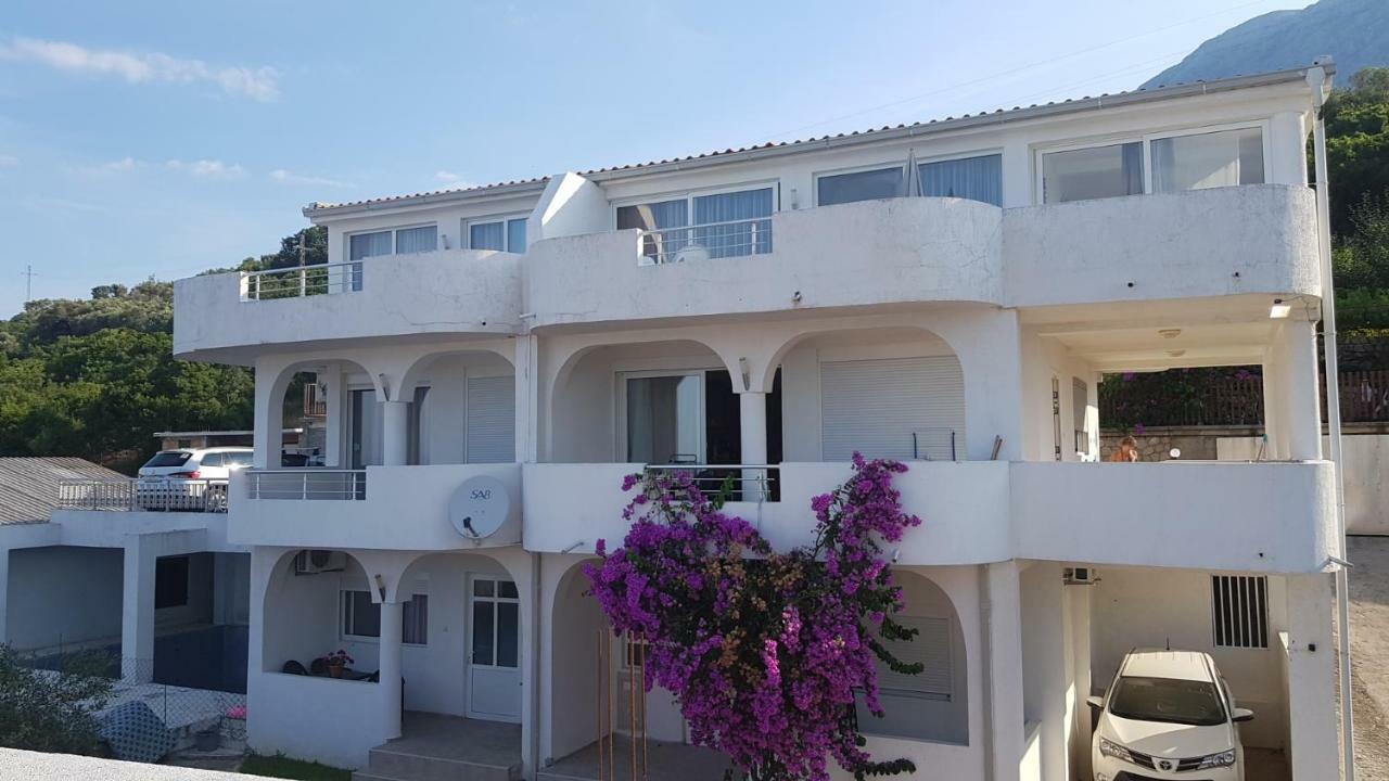 Apartment Light House Dobra Voda Esterno foto